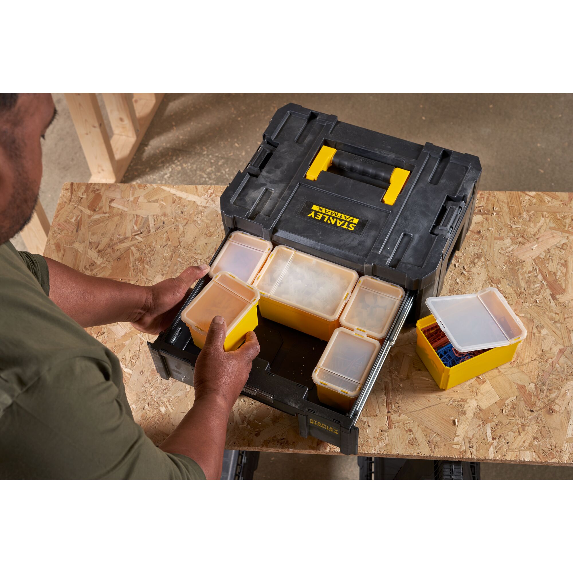 Caixa PRO-STACK III STANLEY® FATMAX® | STANLEY